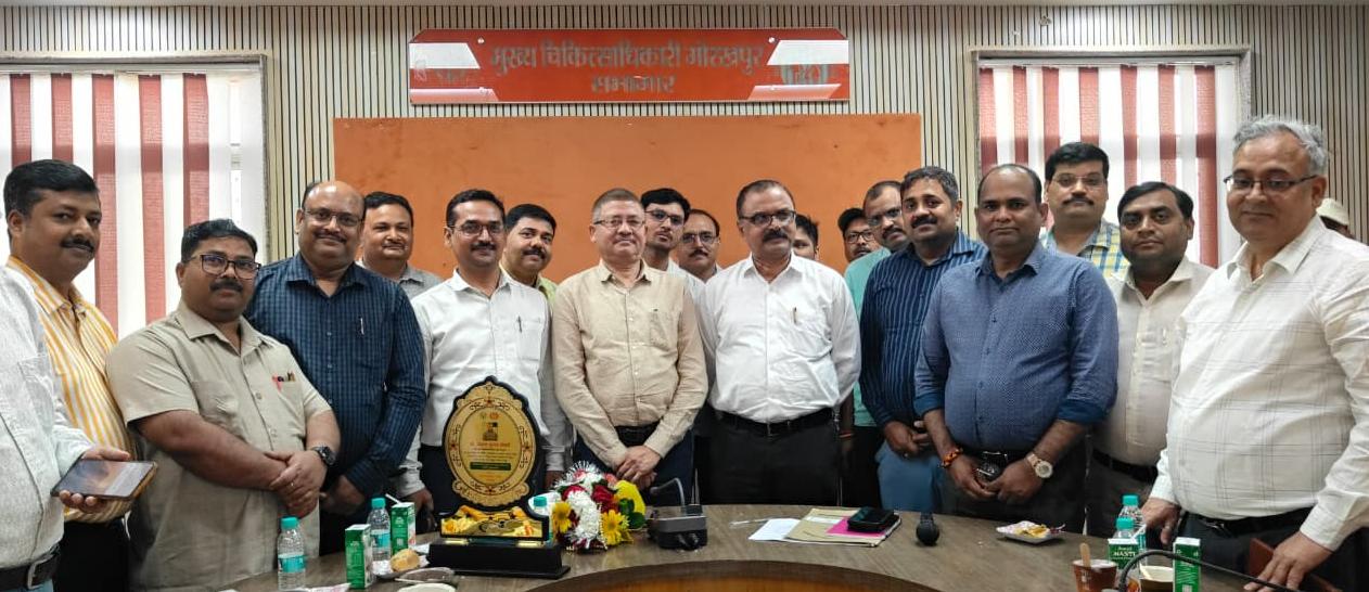 प्रशासनिक पद से सेवानिवृत्त हुए डॉ एके चौधरी, हुआ सम्मान