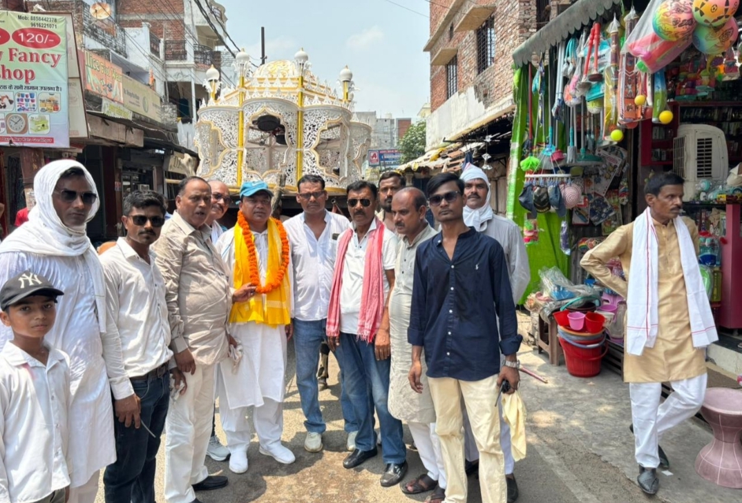 अमन का परचम लेकर इमामबाड़ों से निकला मोहर्रम की छठवीं का जुलूस