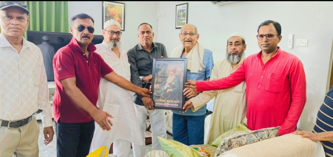 अलीगढ़ मुस्लिम विश्वविद्यालय के संस्थापक सर सैय्यद अहमद खां का जन्म दिवस शिक्षा दिवस के रूप में मनाया