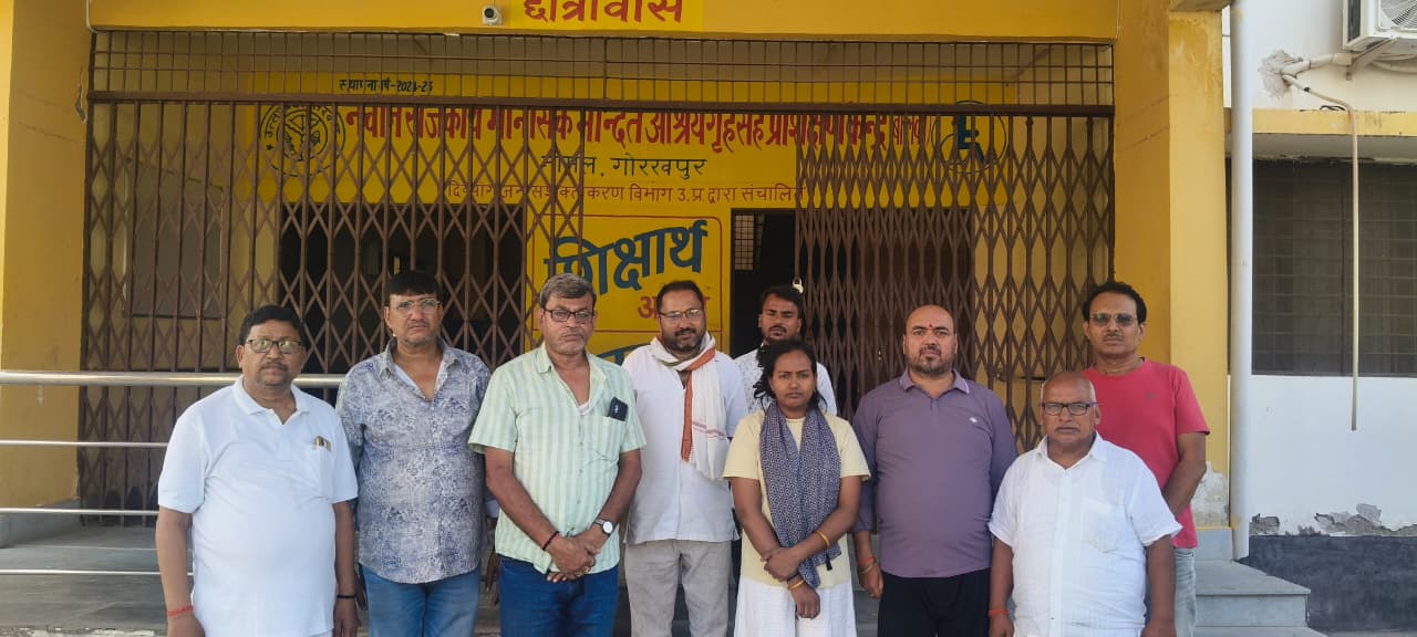 महानवमी पर मानसिक मंदित आश्रय गृह में बांटी गई खाद्य सामग्री, बच्चों के चेहरों पर खिली मुस्कान